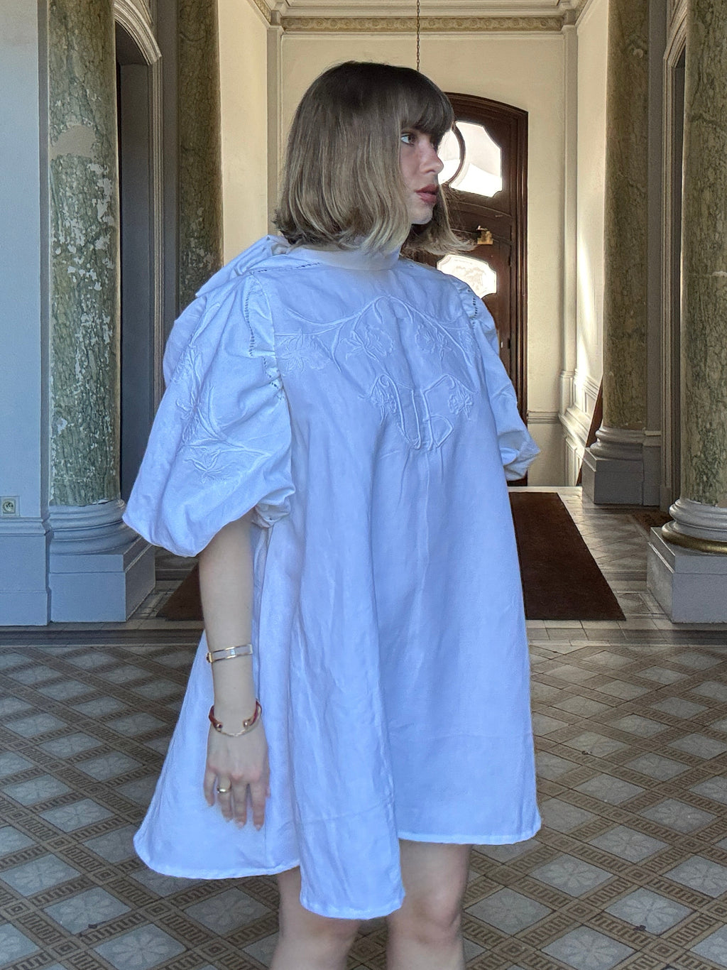 Robe mini en coton ancien brodé - Modèle Héritage