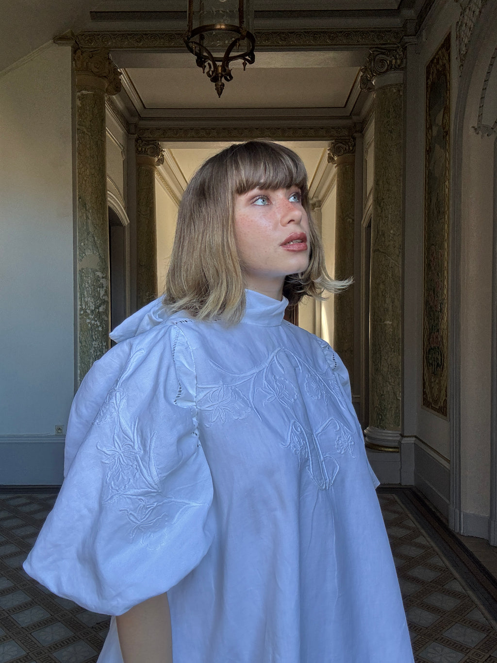 Robe mini en coton ancien brodé - Modèle Héritage