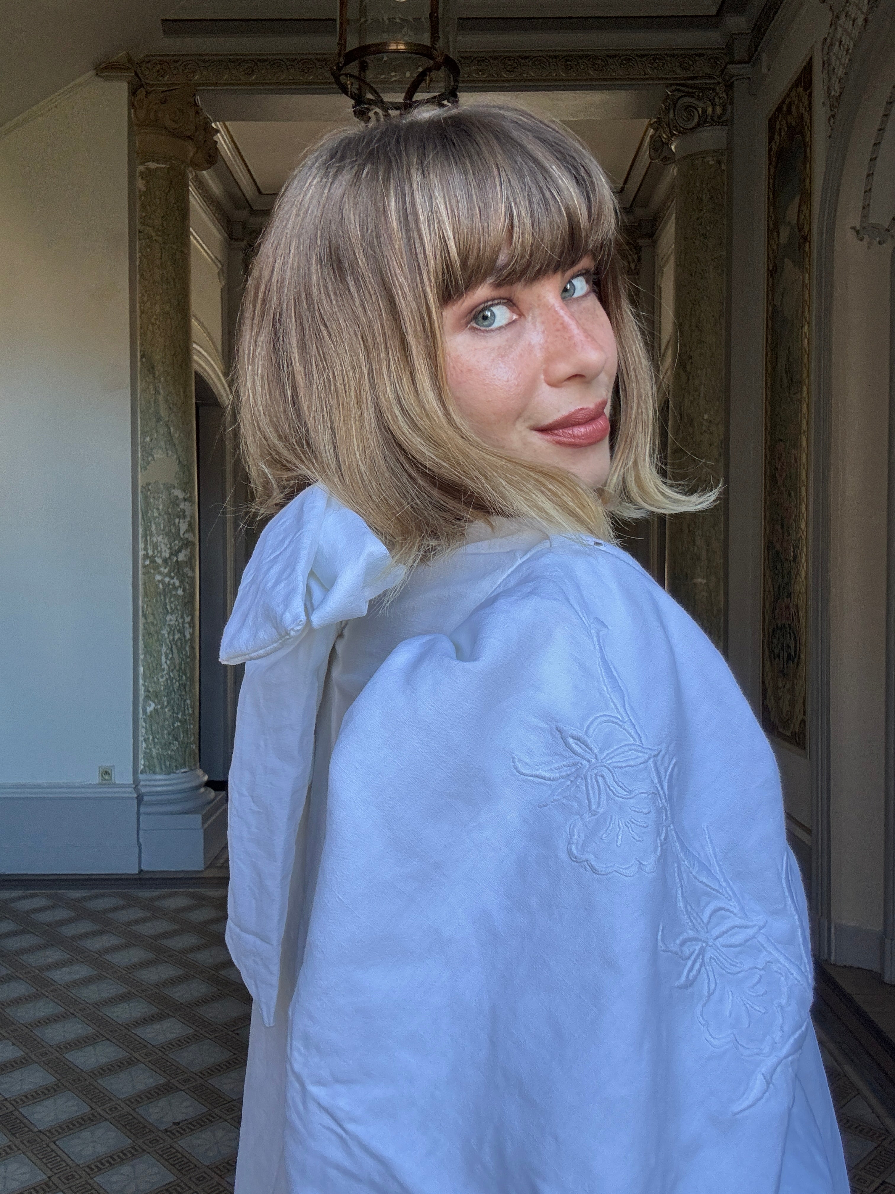 Robe mini en coton ancien brodé - Modèle Héritage