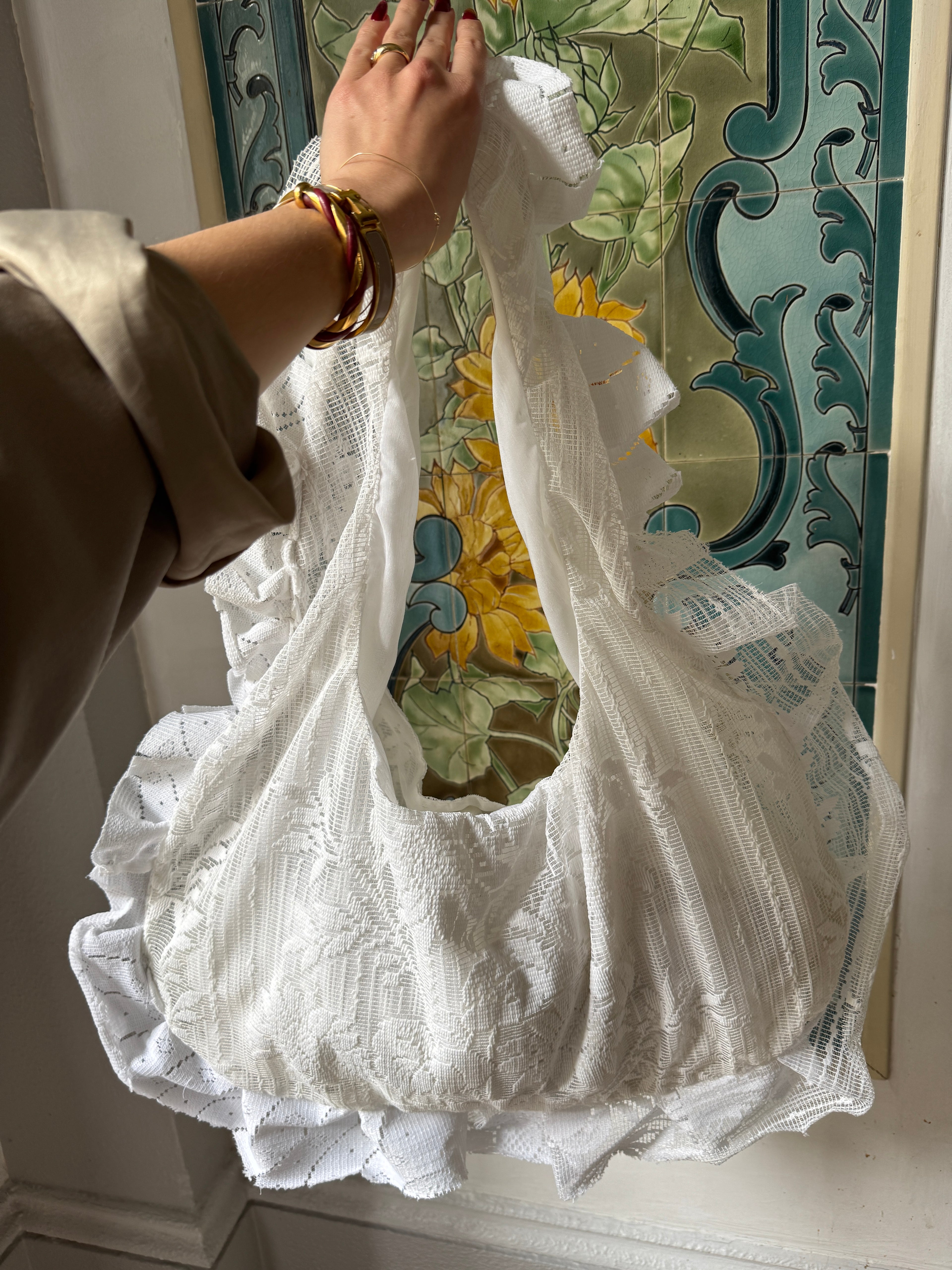 Sac à main voilage dentelle Upcyclé- Modèle "Mémoire" forme Rond