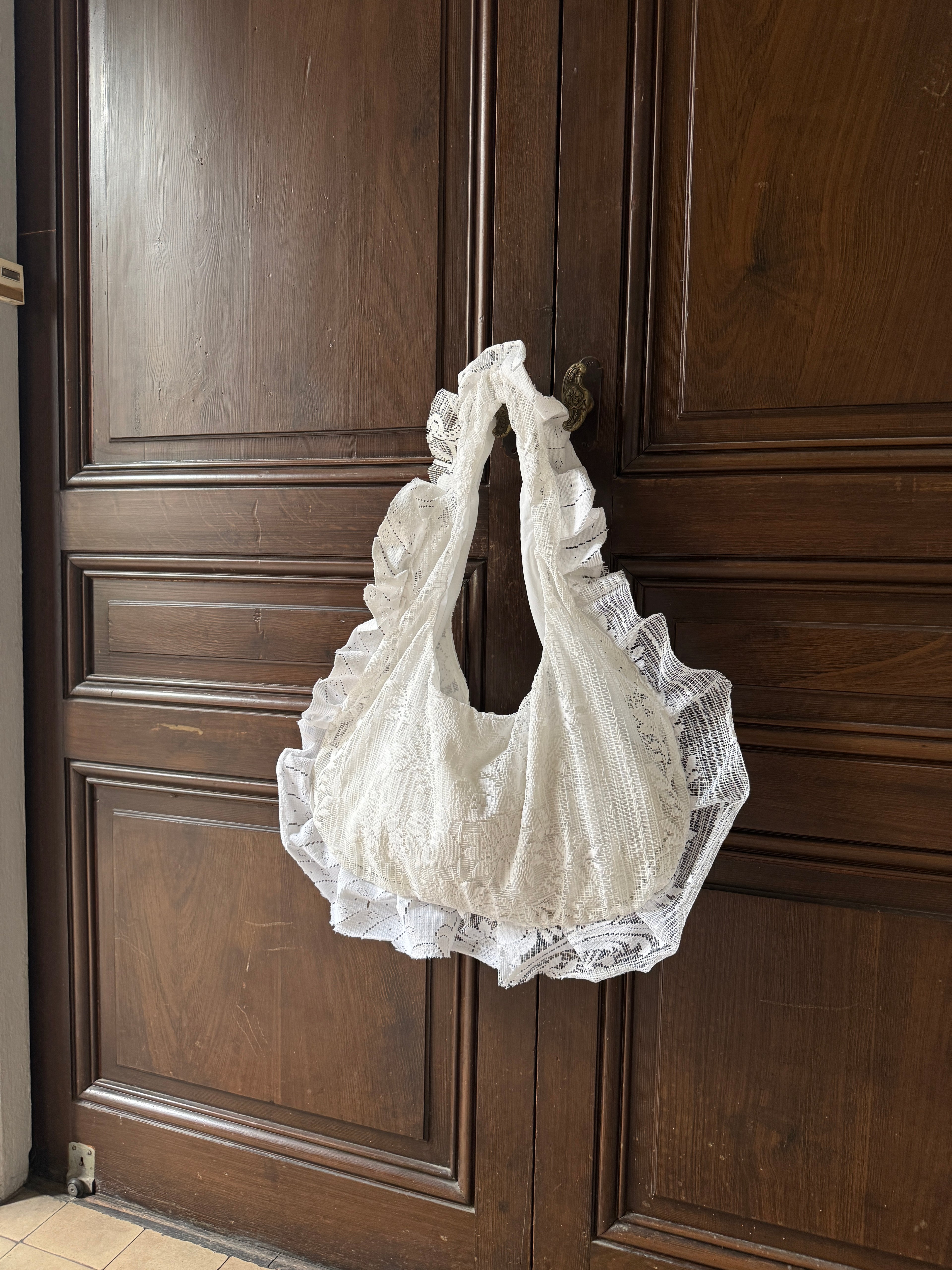 Sac à main voilage dentelle Upcyclé- Modèle "Mémoire" forme Rond