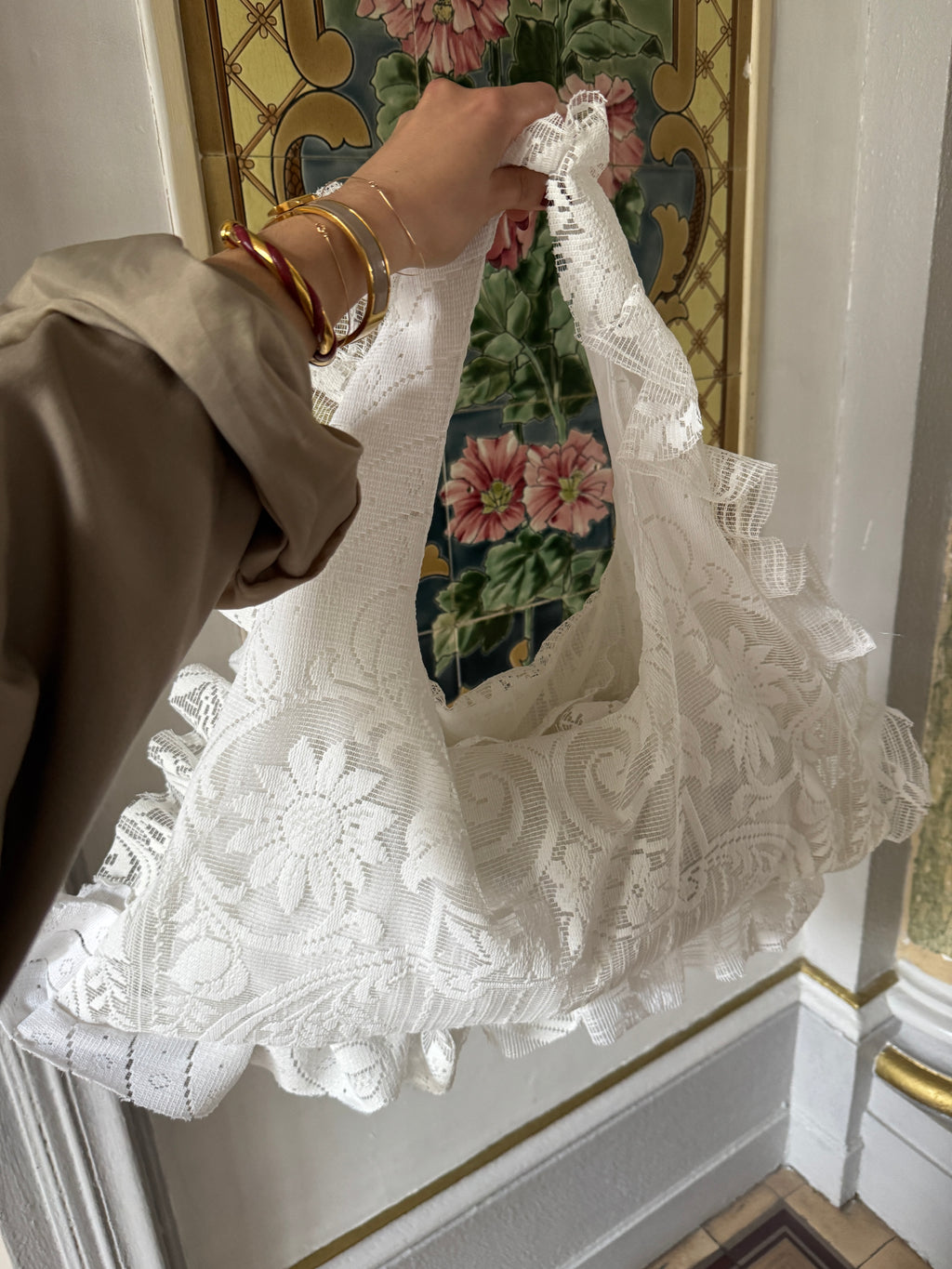 Sac à main voilage dentelle upcyclé- Modèle Mémoire forme Triangle