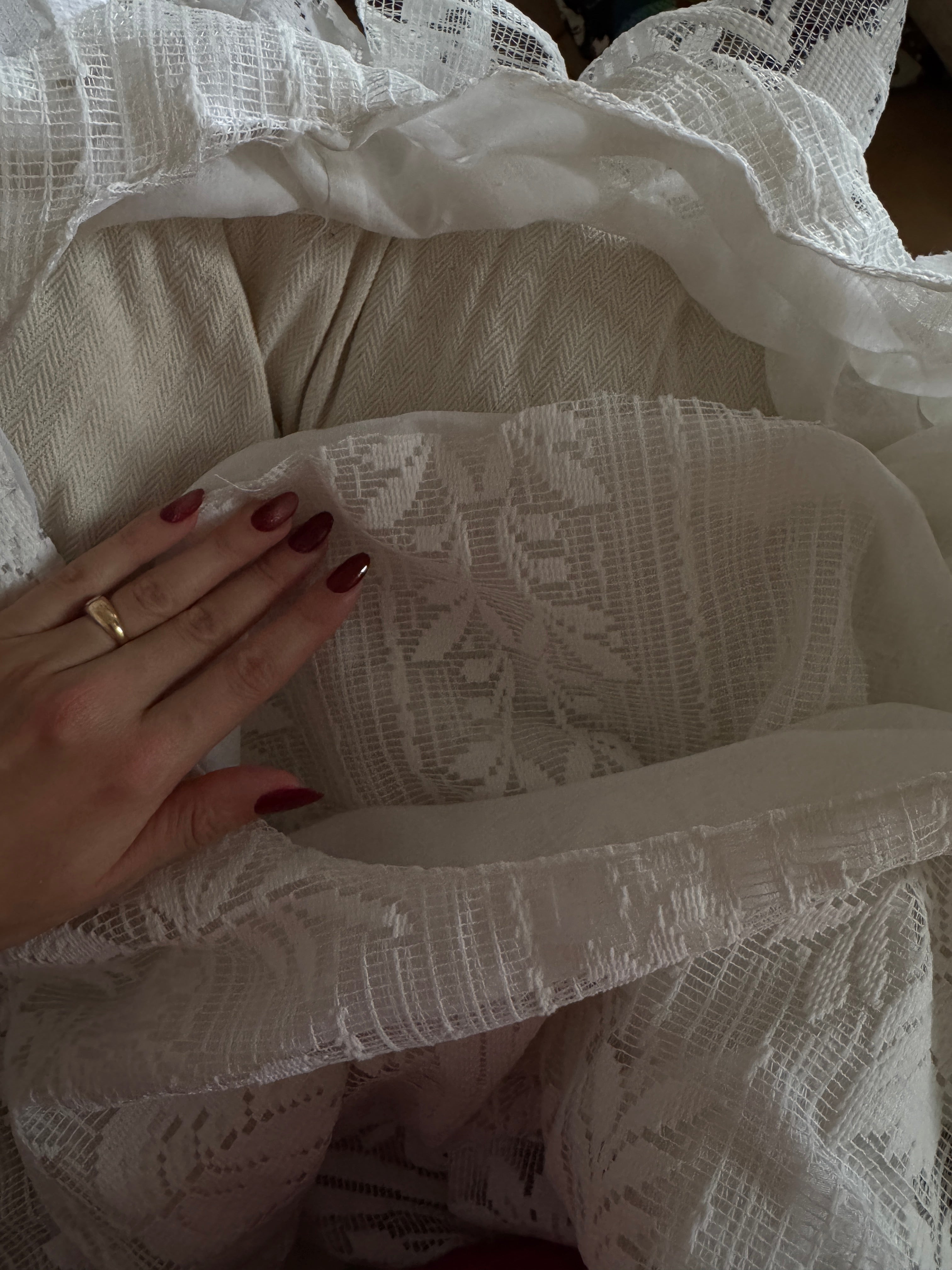 Sac à main voilage dentelle upcyclé- Modèle Mémoire forme Triangle