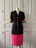 LOUIS FERAUD Ensemble tailleur jupe veste manche courte brodé noire et fuschia taille 38