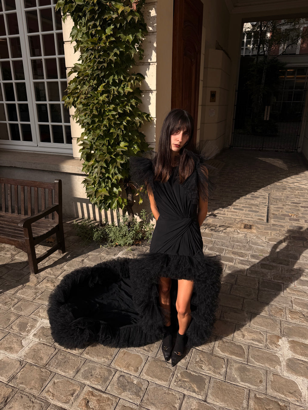 GIAMBATTISTA VALLI Robe Couture noire Automne 2021